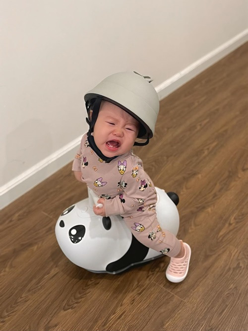 Gần 1 tuổi, các nhóc tì nhà diễn viên phim Hương vị tình thân trộm vía bụ bẫm.