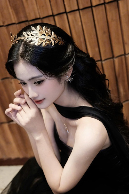 Nhiều người đặt kỳ vọng Ý Nhi sẽ làm nên chuyện ở đấu trường nhan sắc quốc tế.