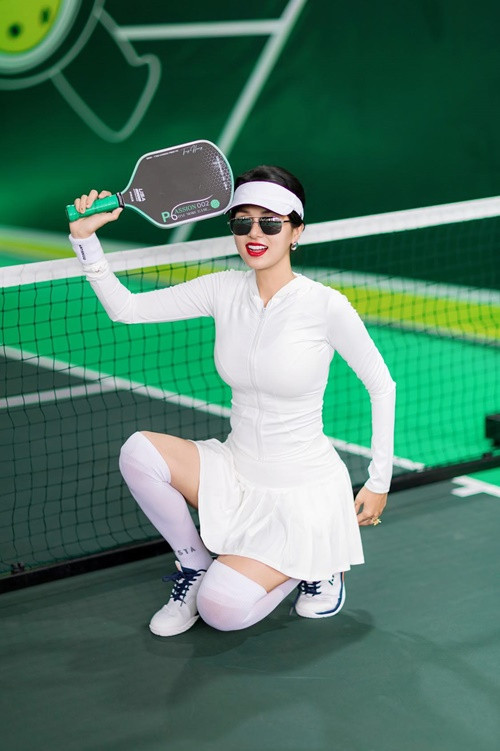 Người đẹp sinh năm 1986 từng giảm cân không phanh khi về quê làm nông.