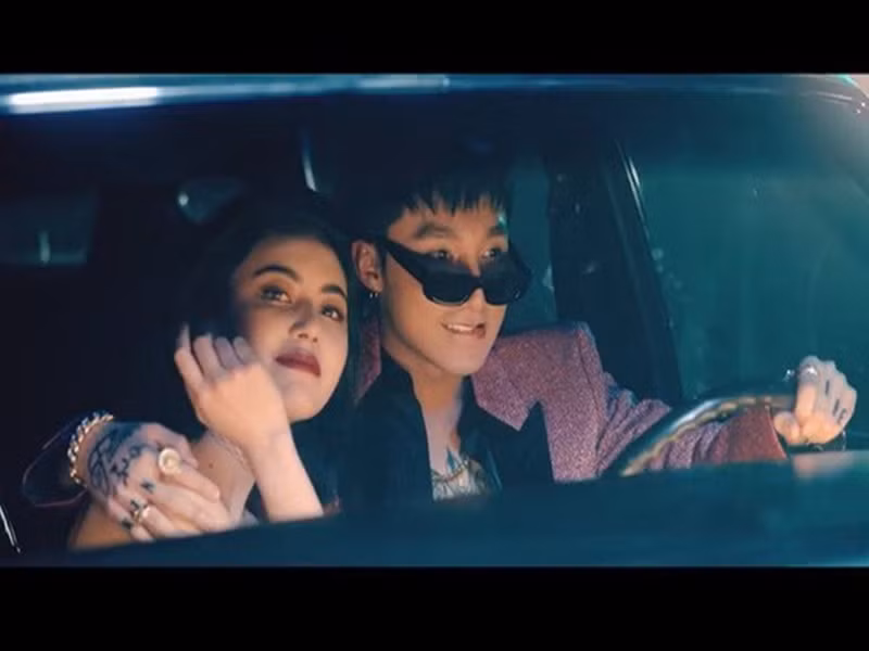 Trong MV Chạy ngay đi của Sơn Tùng M-TP ra mắt năm 2020, Mai Davika vào vai nữ chính. Ảnh: VTV.