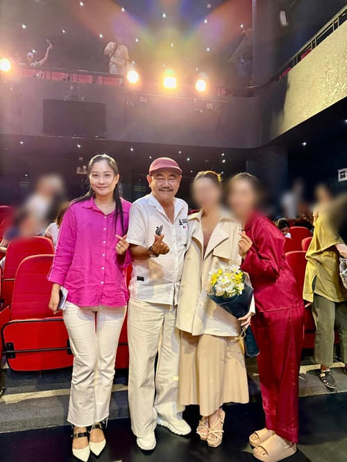 Nghệ sĩ Việt Anh và bạn gái thừa nhận hẹn hò vào tháng 1/2025. Cặp đôi từng phủ nhận chuyện tình cảm vào năm 2024 khi mới quen biết. Ảnh: FB Chân Chân.