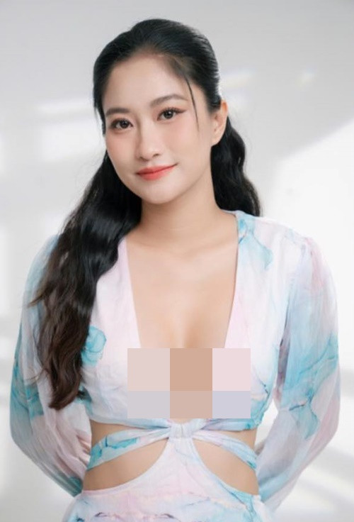 Sau khi phẫu thuật thẩm mỹ, bạn gái nghệ sĩ Việt Anh ăn mặc táo bạo hơn. Ảnh: FB Chân Chân.