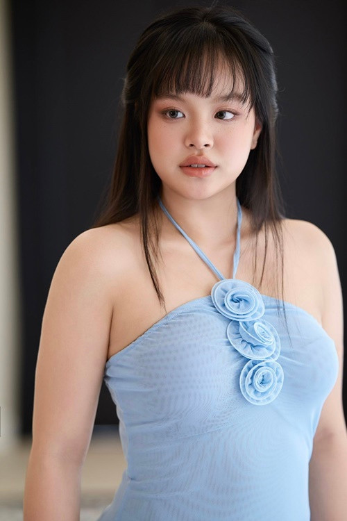 Năm 2024, Gia Hân cùng bố mẹ và em gái sang Úc xem trước một số trường học.