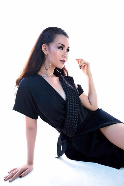 Võ Hạ Trâm vẫn gợi cảm dù ăn chay trường.