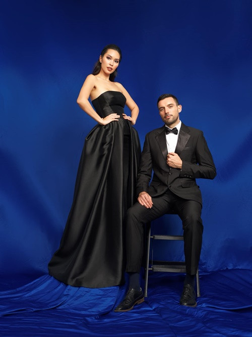 "Tôi mong rằng với những vết nhăn, vết rạn là những đứa con của tôi trưởng thành luôn biết nhớ về cội nguồn, biết trân trọng, yêu thương cuộc sống và những người sinh thành mình", Hà Anh tâm sự.