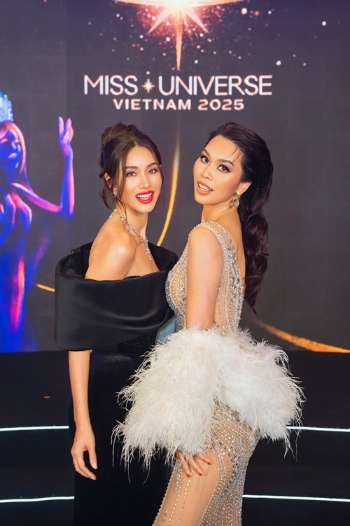 Cô cũng không mong có được thân hình "không chút mỡ thừa hay không tì vết" vì dấu vết của hai cuộc sinh nở đã và sẽ luôn theo cô đến cuối cuộc đời.