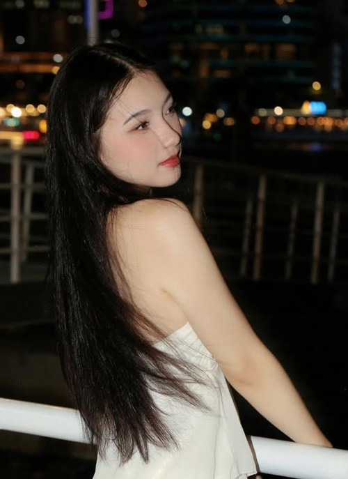 Năm 2023, Vũ Yến tham gia cuộc thi Người đẹp Tây Đô và vào top 5.