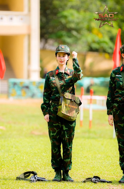 Trong cuộc phỏng vấn với Harper's Bazaar Vietnam, Jun Vũ cho biết, có nhiều lúc cô cảm thấy bất ngờ với bản thân vì những gì mình đã làm.