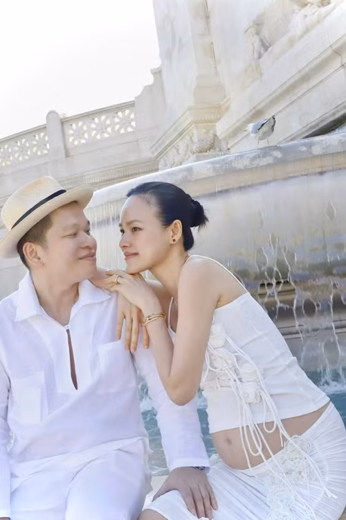 Thanh Hằng, Thu Minh, Thúy Hạnh...chúc mừng Tuyết Lan có tin vui sau 1 năm kết hôn.