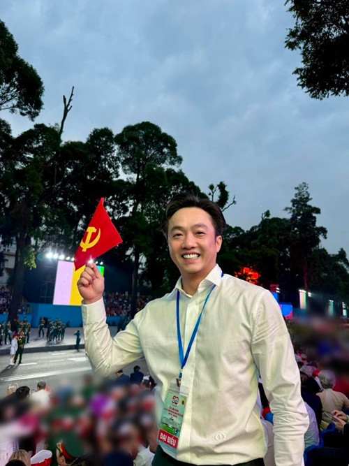 Vợ chồng Đàm Thu Trang là đại biểu trong lễ diễu binh, diễu hành của đại lễ. Ảnh: FB Cường Đô la.