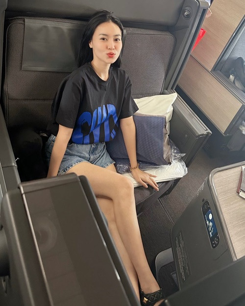 Ngoài xe hơi, Lan Ngọc còn thường xuyên ngồi ghế hạng thương gia khi đi máy bay. Ảnh: FB Lan Ngọc.