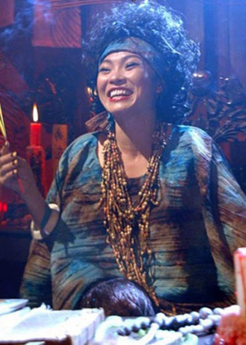 Khi rơi vào bế tắc vì bị mất giọng, Phương Thanh chuyển sang đóng phim, tham gia các game show. Với vai diễn trong Nụ hôn thần chết, cô đoạt giải Cánh diều vàng 2007 cho hạng mục diễn viên phụ xuất sắc còn vai diễn trong Hot boy nổi loạn giúp cô được xướng tên ở hạng mục Nữ diễn viên phụ xuất sắc tại Liên hoan phim Việt Nam lần thứ 17. Ảnh: Znews.