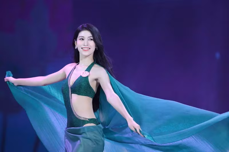 Các người đẹp trở nên dạn dĩ, tự tin, thể hiện hết năng lượng trong phần thi của mình ở chung khảo. Ảnh: Fanpage Hoa hậu Việt Nam.