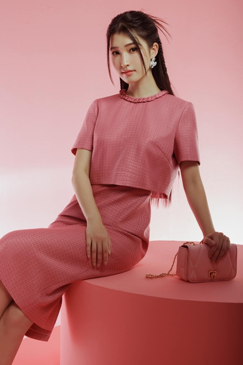 Trong 3 năm tham gia showbiz, Phương Nhi gắn liền với hình ảnh ngoan hiền, chiếm được thiện cảm của nhiều khán giả. Ảnh: FB Phương Nhi.