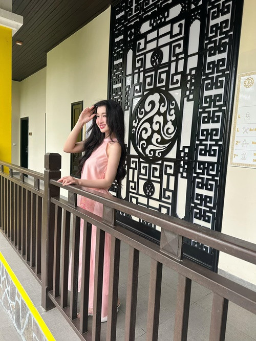 Tờ 163 của Trung Quốc từng khen Á hậu Phương Nhi xinh đẹp không thua kém nữ diễn viên Lưu Diệc Phi. Ảnh: FB Phương Nhi.