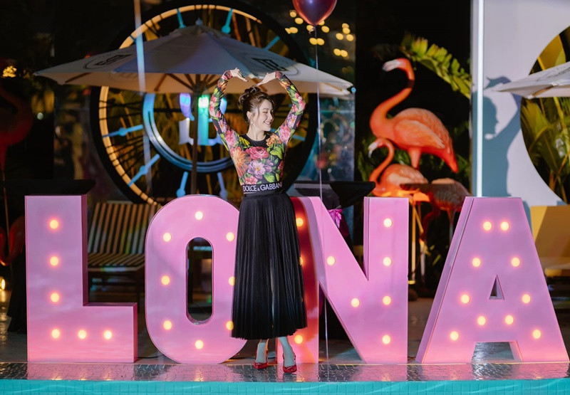 Nữ ca sĩ thường xuyên tổ chức tiệc sinh nhật hoành tráng.