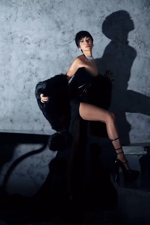 Ít ai biết, chân dài sinh năm 1991 từng có vóc dáng gầy gò.