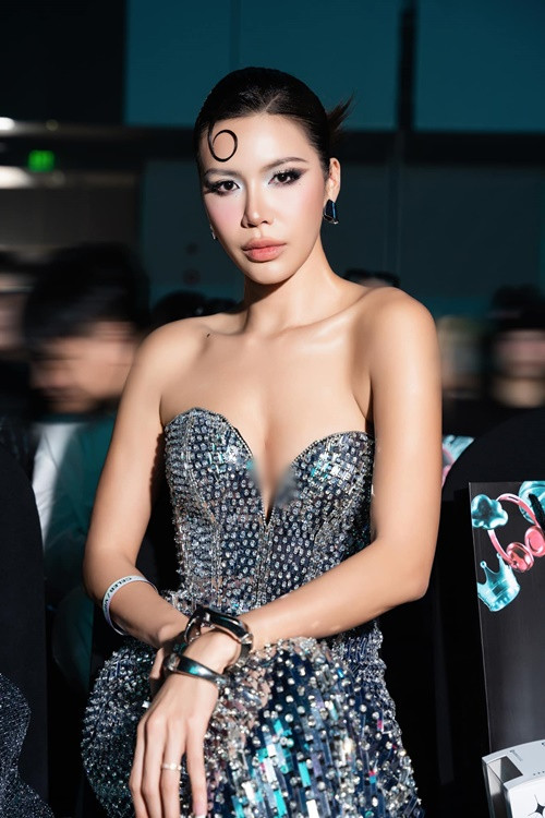 Sắc vóc của Minh Tú "thăng hạng" sau khi cô lấy chồng.