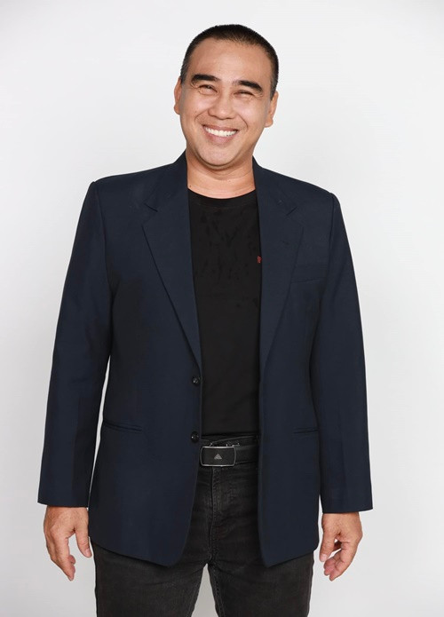 Theo Tiền Phong, Quyền Linh mới đây gửi đơn đề nghị đến Hội Điện ảnh Việt Nam. Trong đơn, nam MC cho biết, anh bị cắt ghép hình ảnh quảng cáo sữa giả. Theo MC Quyền Linh, anh và gia đình bị một số tài khoản mạng xã hội công kích. Hội Điện ảnh Việt Nam có văn bản số 87/HĐA đề nghị Bộ Công an vào cuộc vụ việc liên quan đến diễn viên Quyền Linh.