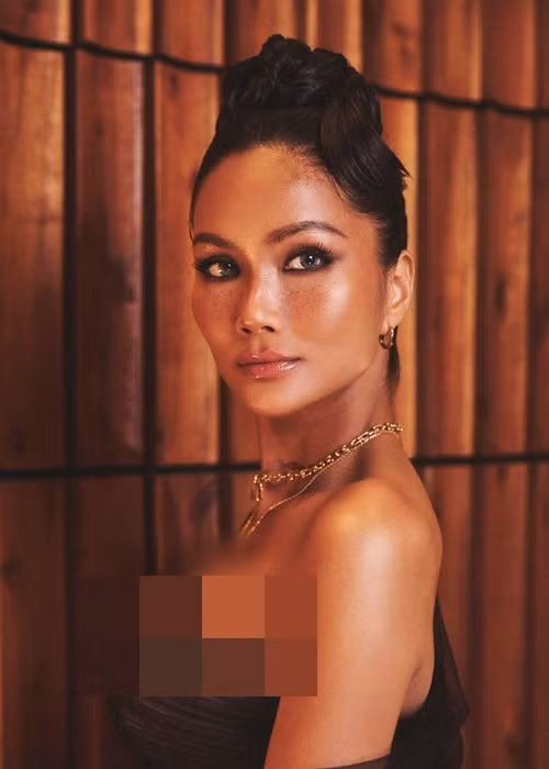 Top 5 Hoa hậu Hoàn vũ Thế giới 2018 vẫn miệt mài hoạt động trong showbiz Việt sau khi kết hôn.