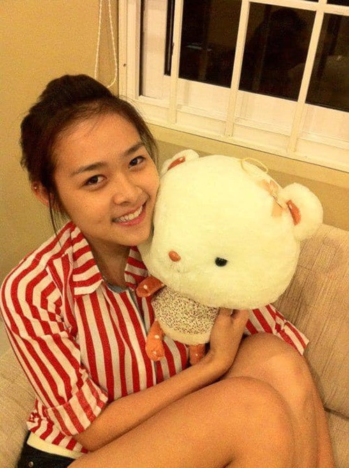 Khi đăng quang Người đẹp Phụ nữ Thời đại 2011, Diệp Bảo Ngọc cao 1m73, sở hữu số đo ba vòng 81-59-90cm.