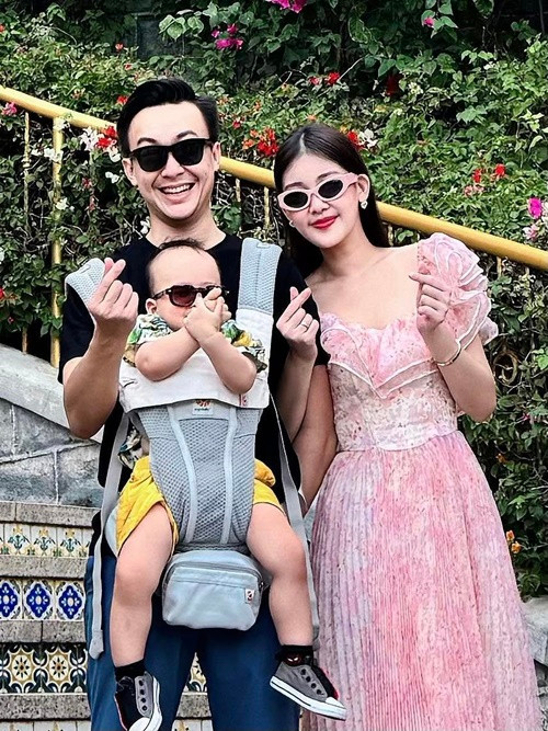 Nàng hậu cùng chồng con tận hưởng kỳ nghỉ dưỡng ở Phú Quốc vào tháng đầu tháng 4.