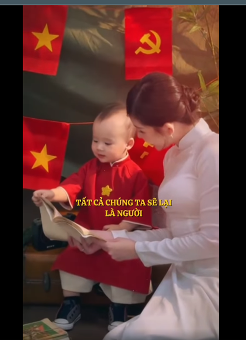 Vợ chồng Ngân Anh chụp ảnh nghệ thuật cùng "em bé yêu nước" Tino.