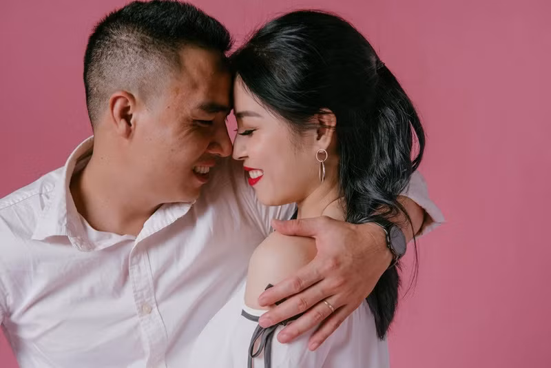 Ngoài ra, theo Báo Xây Dựng, trước đây, BTV Hoàng Linh quảng cáo sữa Cilonmum - một trong những loại sữa giả. Hiện tại, Hoàng Linh chưa lên tiếng về ồn ào. Ảnh: FB Hoàng Linh.