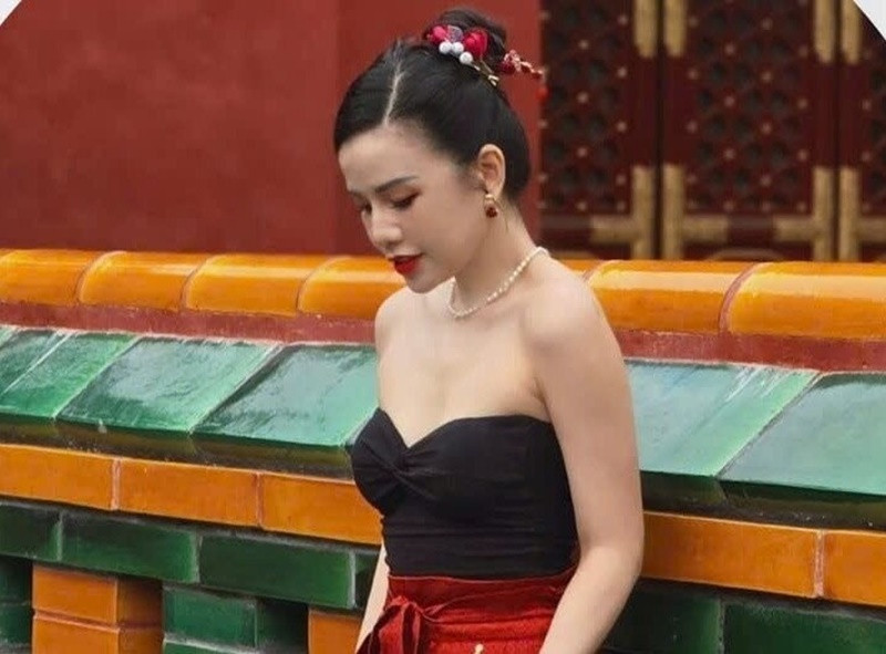 Bích Hồng nhận sai, cảm thấy hối hận, xấu hổ vì phát ngôn không chuẩn mực. Nữ MC xin lỗi khán giả. Tuy nhiên, nhiều cư dân mạng cho rằng lời xin lỗi của Bích Hồng chưa chân thành. Ảnh: Phụ Nữ Pháp Luật.