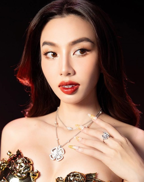 Thùy Tiên chia sẻ, cô tích lũy tiền để mua nhà cho mẹ, bà và xe ô tô. Ngoài ra, người đẹp không mua đồ hiệu nhiều dù cô có khả năng. Ảnh: FB Thùy Tiên.