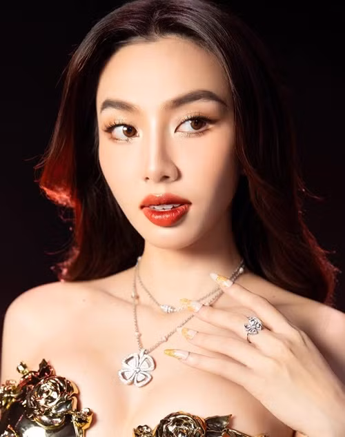 Thùy Tiên chia sẻ, cô tích lũy tiền để mua nhà cho mẹ, bà và xe ô tô. Ngoài ra, người đẹp không mua đồ hiệu nhiều dù cô có khả năng. Ảnh: FB Thùy Tiên.