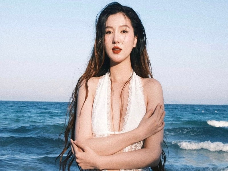 Nữ người mẫu gợi cảm cuốn hút sau 4 tháng sinh con trai đầu lòng. Ảnh: FB Tuệ Như.
