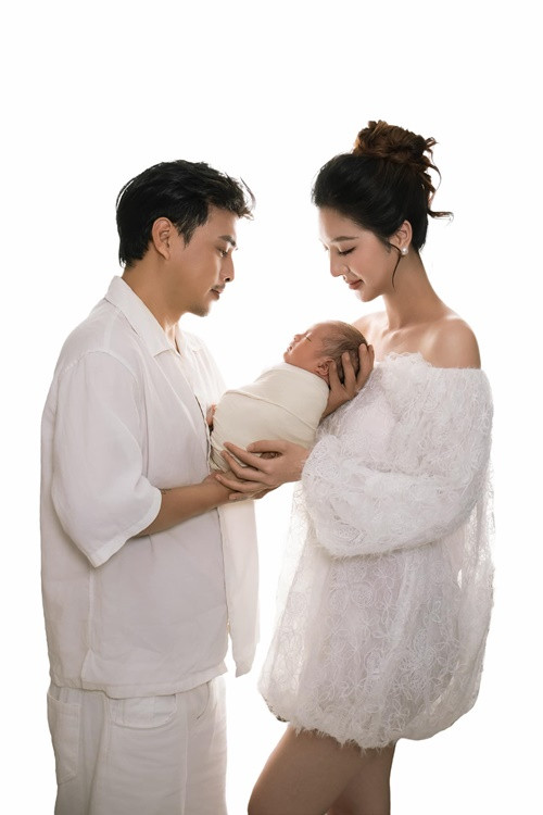 Tuệ Như và Hồ Quang Hiếu kết hôn năm 2023. Chia sẻ trong chương trình Vợ chồng son, Hồ Quang Hiếu cho biết, Tuệ Như biết vun vén việc gia đình. Ảnh: FB Tuệ Như.