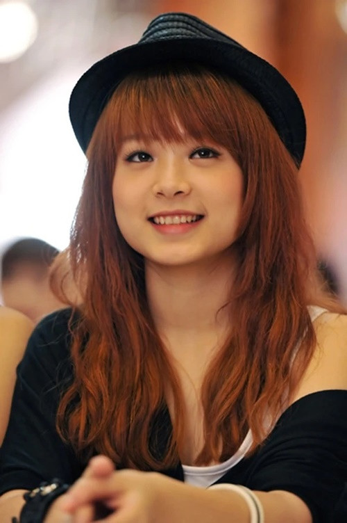 Huyền Baby bằng tuổi Midu, cũng là hot girl đời đầu và sở hữu vẻ đẹp ngọt ngào như búp bê. Ảnh: Znews.