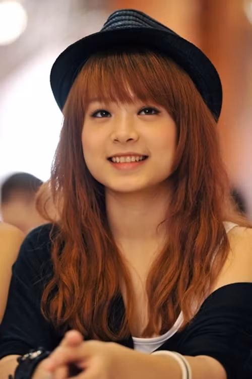 Huyền Baby bằng tuổi Midu, cũng là hot girl đời đầu và sở hữu vẻ đẹp ngọt ngào như búp bê. Ảnh: Znews.