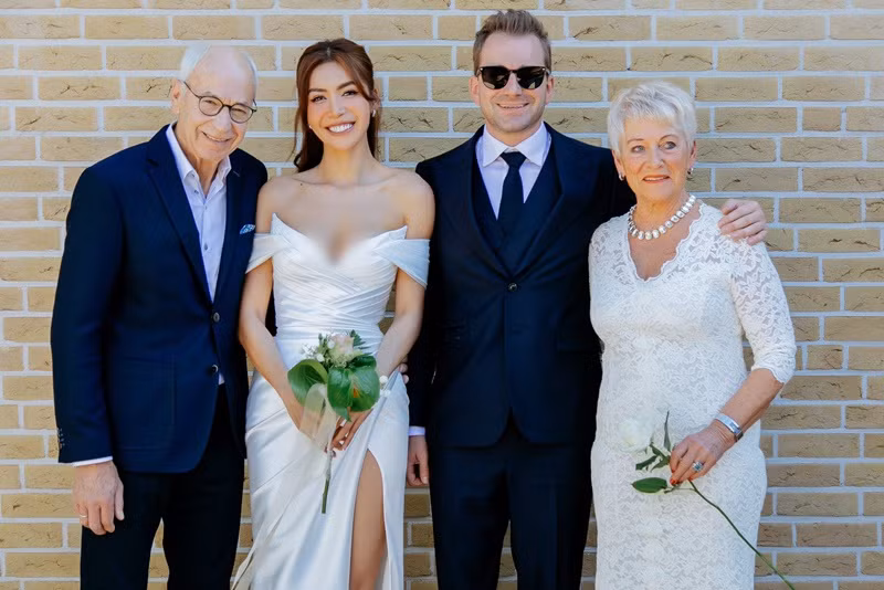 Mới đây, nhân kỷ niệm 1 năm kết hôn, siêu mẫu Minh Tú hé lộ hình ảnh đám cưới ở Đức. Ảnh: FB Minh Tú.