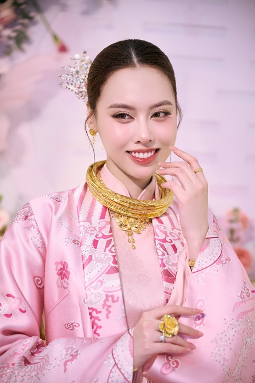 Tâm Như khoe vẻ đẹp ngọt ngào trong ngày trọng đại.