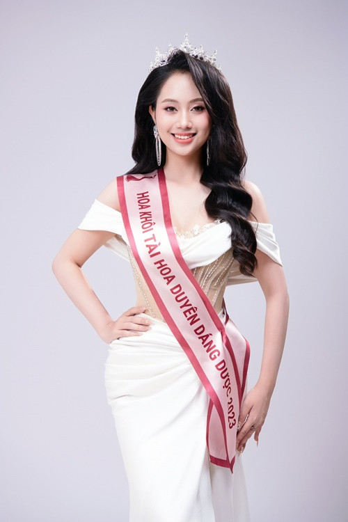 Mỹ nhân đến từ Yên Bái đoạt vương miện Hoa khôi Đại học Dược Hà Nội 2023.