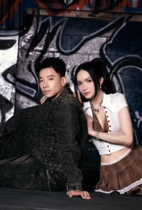 Từ năm 2024, Hương Giang và Phú Cường cùng tham gia các sự kiện, đi du lịch. Ảnh: FB Người Lao Động.