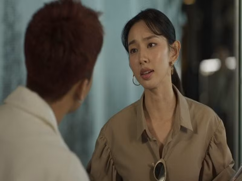 Phim Chốt đơn có Thùy Tiên dự kiến ra rạp từ tháng 3/2025 nhưng vào tháng 2/2025, đoàn phim thông báo dời lịch tới cuối tháng 6/2025. Mới đây, Thùy Tiên vướng ồn ào quảng cáo kẹo rau củ Kera khiến nhiều người lo lắng cho tương lai của phim Chốt đơn. Ảnh: Hoa Học Trò.