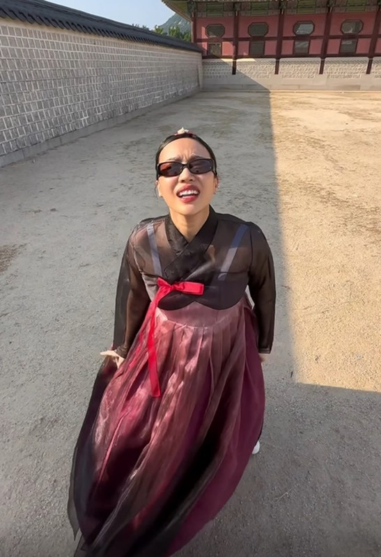 Từ tháng 8 đến tháng 10/2024, tin đồn Diệu Nhi mang thai lại rộ lên vì cô liên tục giấu vòng hai. Ảnh: Phụ Nữ Số.