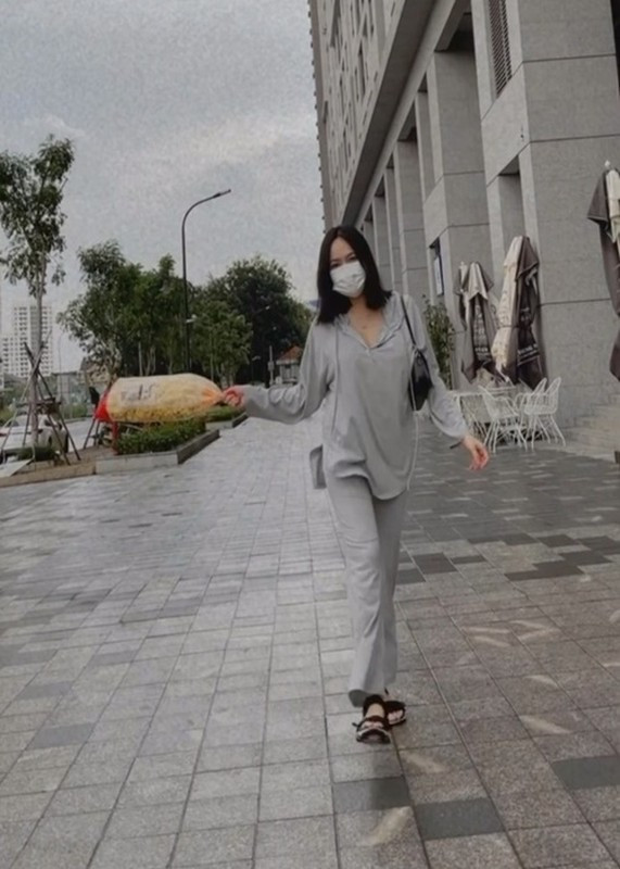 Từ tháng 9/2021, Diệu Nhi để lộ những dấu hiệu của một bà mẹ bỉm sữa như mái tóc mỏng đi, vòng 1 nở nang. Ảnh: Instagram Diệu Nhi.