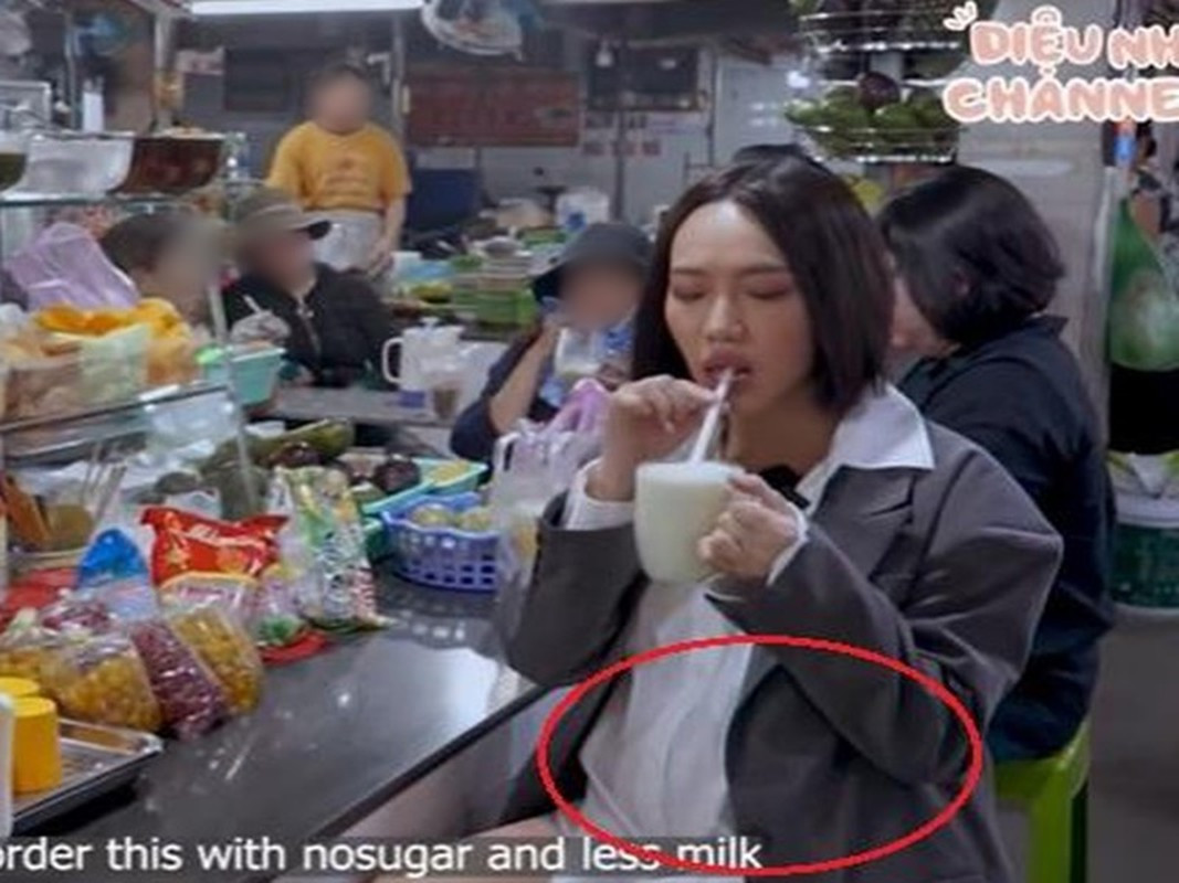 Nhiều cư dân mạng lục lại loạt ảnh cũ của Diệu Nhi. Cô để lộ thân hình nặng nề khi quay clip ăn uống vào tháng 6 và tháng 7/2021. Ảnh: Vietnamnet.