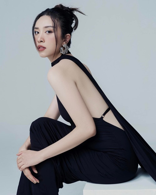 Sau khi giành danh hiệu á hậu, người đẹp đến từ Kiên Giang ngày càng gợi cảm. Ảnh: FB Thúy An.