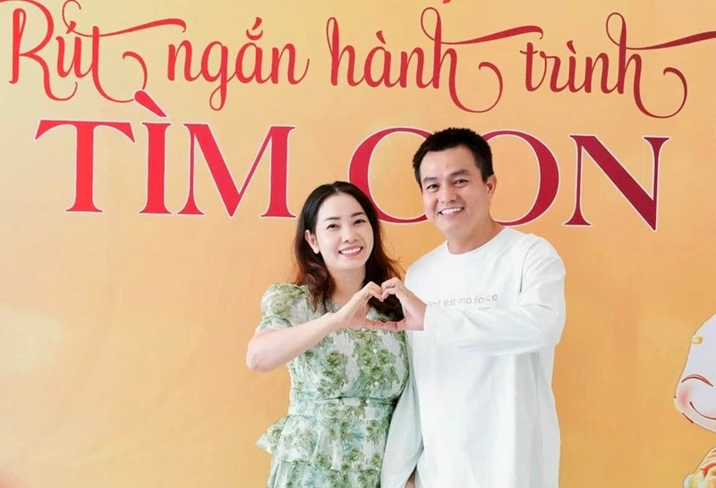 "Mong năm nay thành công tốt đẹp. Cả nhà nhả vía cho hai vợ chồng em nhiều nhiều nha. Biết ơn cả nhà", Trúc Trương chia sẻ với khán giả của Cao Minh Đạt.