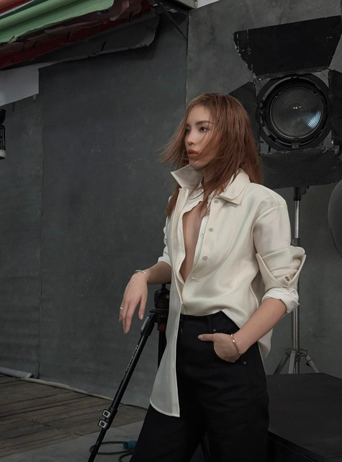 Ít năm trở lại đây, Kỳ Duyên duy trì phong cách menswear.