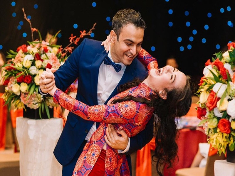 Võ Hạ Trâm kết hôn năm 2019. Chồng nữ ca sĩ tên Vikas Chaudhary, người Ấn Độ. Theo Vietnamnet, chồng Võ Hạ Trâm là chủ tịch một công ty chuyên về đá hoa cương nổi tiếng. Ảnh: FB Võ Hạ Trâm.