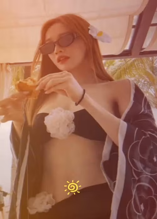 Chỉ vài lần Nhã Phương khoe trọn vẹn vóc dáng nuột nà. Ảnh: FB Nhã Phương.