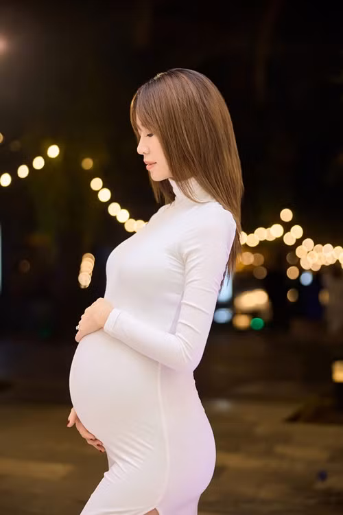 Nhan sắc của Dương Thùy Linh lúc bầu bí được nhiều người khen ngợi.