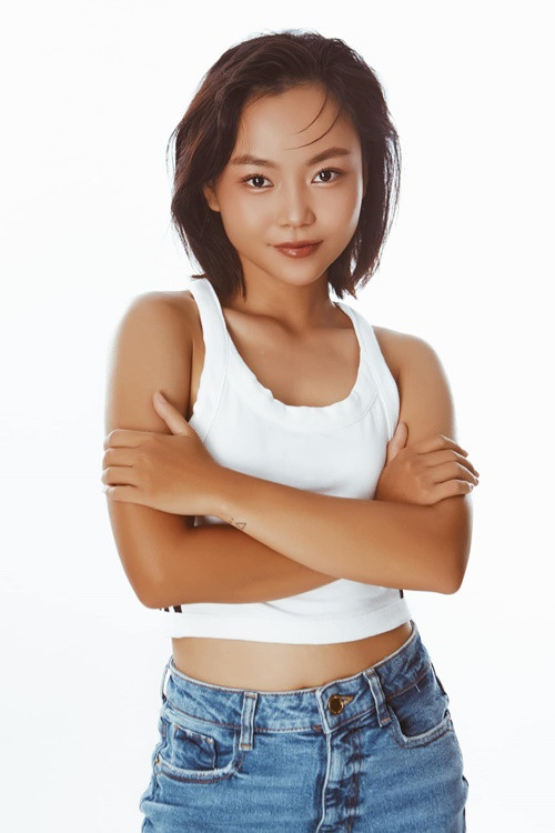 "Cấm" làm người mẫu ảnh, đóng một số phim ngắn, quảng cáo.